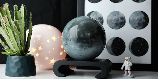 Product Spotlight: Moon MOVA Globe